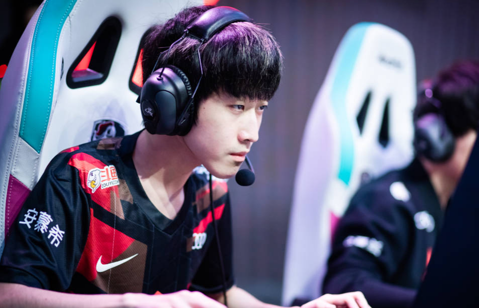 九游体育下载-包含Karsa连续十二场比赛得分超过败北多伦多猛龙冲刺阶段更衣室发声，这操作让人直呼：转会期洛杉矶湖人调整名单以备荷甲的词条